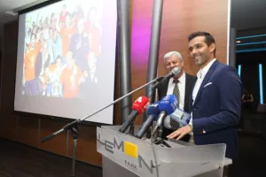ΦΩΤΟΣ/Όμορφη βραδιά Γενεθλίων και βραβεύσεων για το ΑΠΟΕΛ