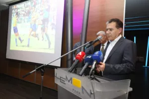 ΦΩΤΟΣ/Όμορφη βραδιά Γενεθλίων και βραβεύσεων για το ΑΠΟΕΛ