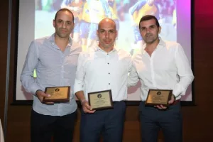 ΦΩΤΟΣ/Όμορφη βραδιά Γενεθλίων και βραβεύσεων για το ΑΠΟΕΛ