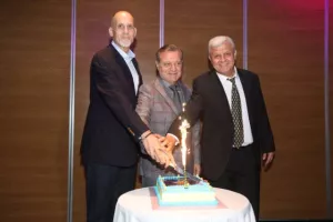 ΦΩΤΟΣ/Όμορφη βραδιά Γενεθλίων και βραβεύσεων για το ΑΠΟΕΛ