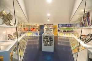 (ΦΩΤΟΣ) Τα εγκαίνια του Μουσείου ΑΠΟΕΛ