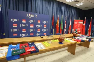 Junior NBA Cyprus με Ντράγκαν Τάρλατς... (φώτος)