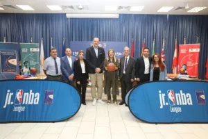 Junior NBA Cyprus με Ντράγκαν Τάρλατς... (φώτος)