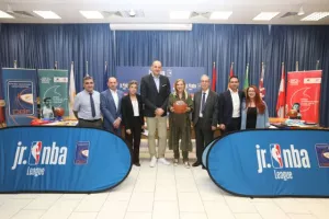 Junior NBA Cyprus με Ντράγκαν Τάρλατς... (φώτος)