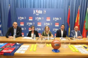 Junior NBA Cyprus με Ντράγκαν Τάρλατς... (φώτος)
