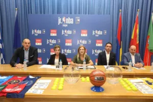 Junior NBA Cyprus με Ντράγκαν Τάρλατς... (φώτος)