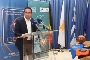 Junior NBA Cyprus με Ντράγκαν Τάρλατς... (φώτος)