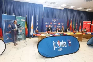 Junior NBA Cyprus με Ντράγκαν Τάρλατς... (φώτος)