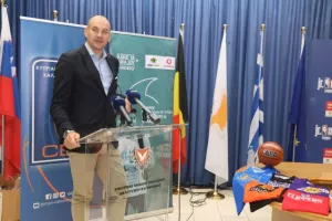 Junior NBA Cyprus με Ντράγκαν Τάρλατς... (φώτος)