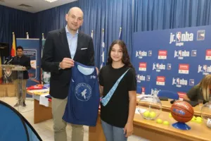 Junior NBA Cyprus με Ντράγκαν Τάρλατς... (φώτος)