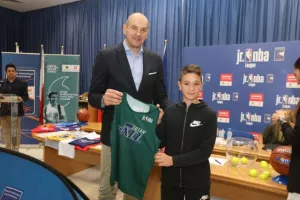 Junior NBA Cyprus με Ντράγκαν Τάρλατς... (φώτος)