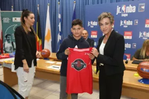 Junior NBA Cyprus με Ντράγκαν Τάρλατς... (φώτος)