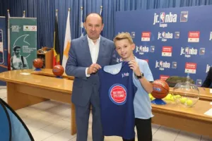 Junior NBA Cyprus με Ντράγκαν Τάρλατς... (φώτος)