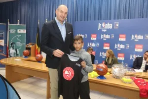 Junior NBA Cyprus με Ντράγκαν Τάρλατς... (φώτος)