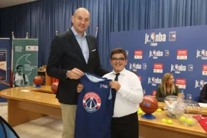 Junior NBA Cyprus με Ντράγκαν Τάρλατς... (φώτος)
