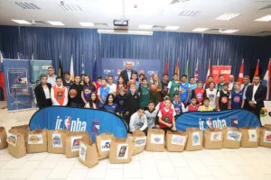 Junior NBA Cyprus με Ντράγκαν Τάρλατς... (φώτος)