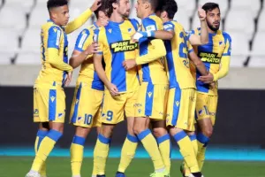 ΤΡΙΑΡΑ στην Πάφο και "πετάει" για την πρόκριση... (φώτος)