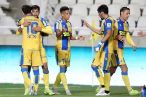 ΤΡΙΑΡΑ στην Πάφο και "πετάει" για την πρόκριση... (φώτος)