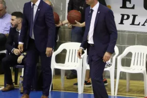 Η ΕΘΑ νίκησε το ΑΠΟΕΛ (φώτος)