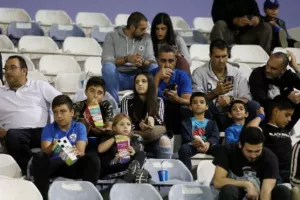 ΦΩΤΟΡΕΠΟΡΤΑΖ από τον κόσμο της Ανόρθωσης