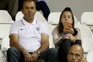 ΦΩΤΟΡΕΠΟΡΤΑΖ από τον κόσμο της Ανόρθωσης