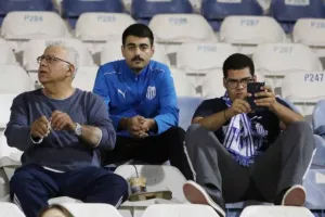 ΦΩΤΟΡΕΠΟΡΤΑΖ από τον κόσμο της Ανόρθωσης
