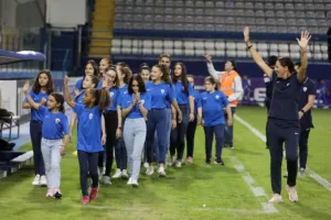 Χειροκροτήθηκαν οι μικροί πρωταθλητές και τα κορίτσια! (Φώτος/βίντεο)