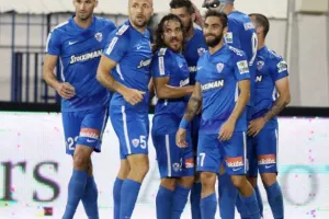 Έριξε ΤΕΣΣΑΡΑ με μαέστρο τον Ράγιος... (Φώτος)