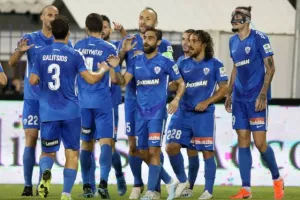 Έριξε ΤΕΣΣΑΡΑ με μαέστρο τον Ράγιος... (Φώτος)