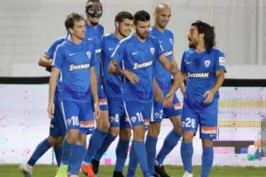 Έριξε ΤΕΣΣΑΡΑ με μαέστρο τον Ράγιος... (Φώτος)