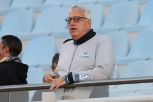 ΕΠΙΤΕΛΟΥΣ... Απόλλων με ΤΡΙΑΡΑ στο Τάσος Μάρκου! (φώτος)