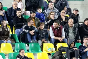 Κυρία... μόνη στην κορυφή με δυο γκολάρες! (φώτος)