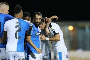 ΕΠΙΤΕΛΟΥΣ... Απόλλων με ΤΡΙΑΡΑ στο Τάσος Μάρκου! (φώτος)