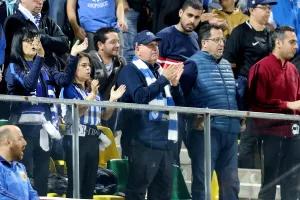 ΧΕΙΡΟΚΡΟΤΗΜΑ από Πουλλαίδη και Μιχαήλ