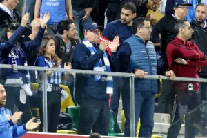 Κυρία... μόνη στην κορυφή με δυο γκολάρες! (φώτος)