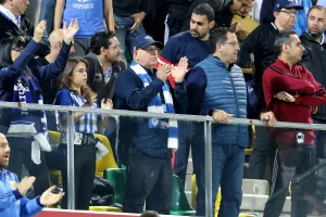 ΧΕΙΡΟΚΡΟΤΗΜΑ από Πουλλαίδη και Μιχαήλ