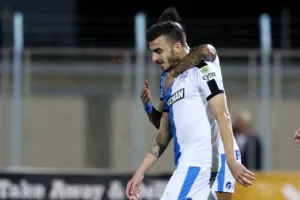 ΕΠΙΤΕΛΟΥΣ... Απόλλων με ΤΡΙΑΡΑ στο Τάσος Μάρκου! (φώτος)