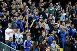 Κυρία... μόνη στην κορυφή με δυο γκολάρες! (φώτος)
