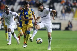 ΑΝΑΤΡΟΠΗ στο 88' και... ΦΟΥΛ για πρόκριση! (Φώτος)