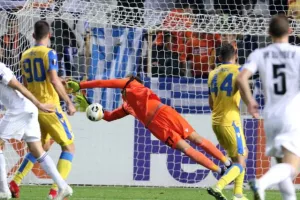 ΑΝΑΤΡΟΠΗ στο 88' και... ΦΟΥΛ για πρόκριση! (Φώτος)