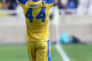 ΑΝΑΤΡΟΠΗ στο 88' και... ΦΟΥΛ για πρόκριση! (Φώτος)