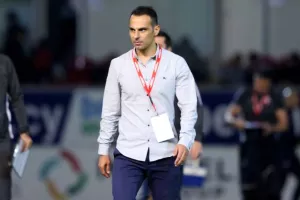 Ερυθρόλευκο "ΜΠΛΟΚΟ" με φοβερό... Ελουντού! (φώτος)