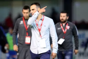 Ερυθρόλευκο "ΜΠΛΟΚΟ" με φοβερό... Ελουντού! (φώτος)