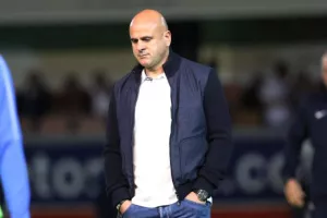 Ερυθρόλευκο "ΜΠΛΟΚΟ" με φοβερό... Ελουντού! (φώτος)