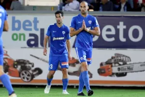 Ερυθρόλευκο "ΜΠΛΟΚΟ" με φοβερό... Ελουντού! (φώτος)