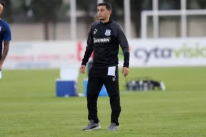 ΕΠΙΤΕΛΟΥΣ... Απόλλων με ΤΡΙΑΡΑ στο Τάσος Μάρκου! (φώτος)