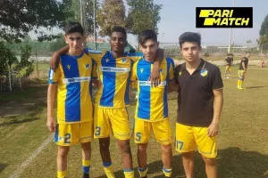 "Γαλαζοκίτρινη" παρέα στη Λεμεσό