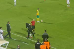 ΒΙΝΤΕΟ/Κλώτσησε το τραπέζι ο Καλό
