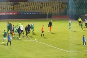 ΛΙΑΣΟΣ/ Έξαλλος και "επίθεση" σε Φελλά (Φώτος/Βίντεο)
