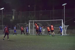 Οδοστρωτήρας το Ευρωπαϊκό Πανεπιστήμιο 